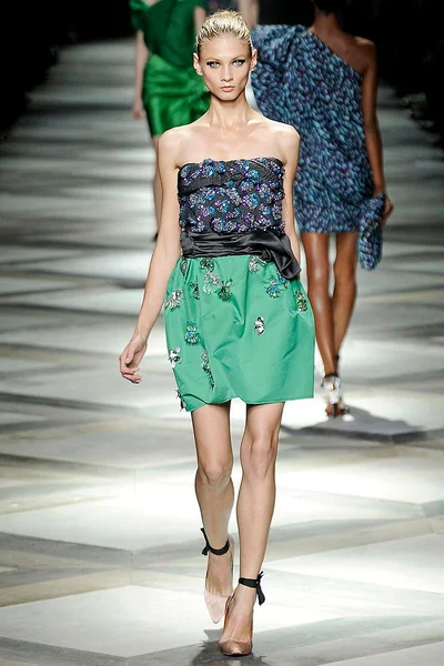 Look 48
